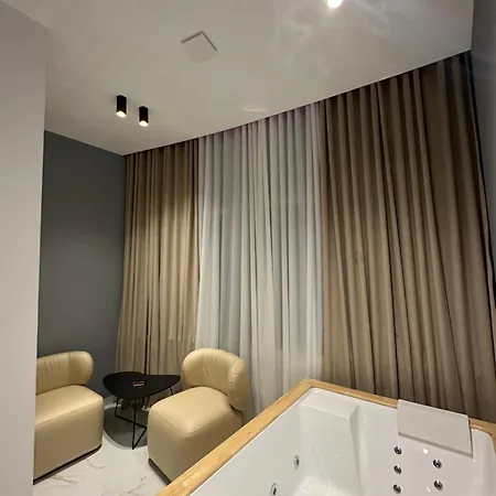 Luxury By Gjyshi Hotel