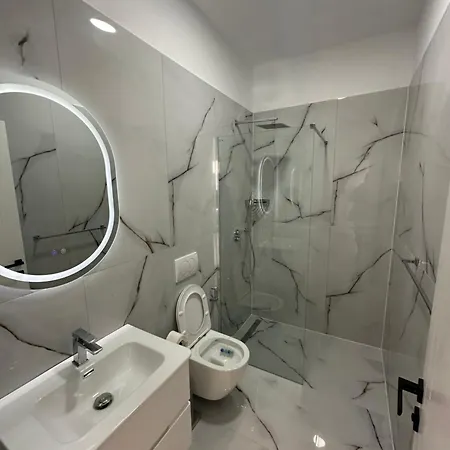 Luxury By Gjyshi Hotel