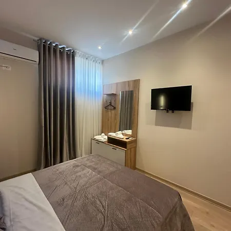 Luxury By Gjyshi Hotel Qerrexhias