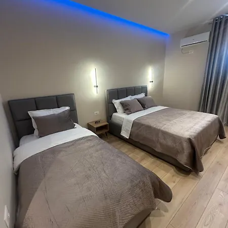 Hotel Luxury By Gjyshi 4*