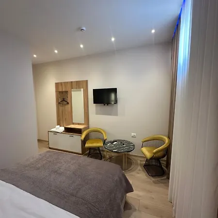 Luxury By Gjyshi Hotel Qerrexhias