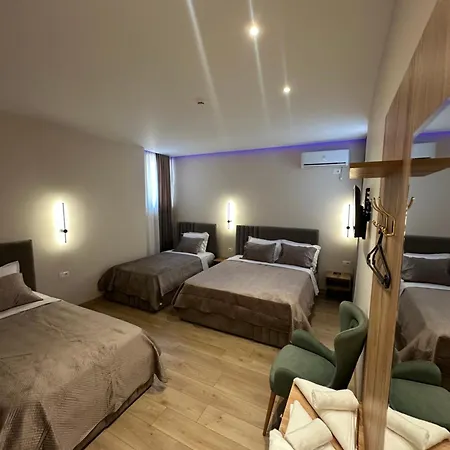 Luxury By Gjyshi Ξενοδοχείο 4*