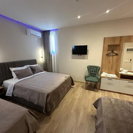 Luxury By Gjyshi Hotel Qerrexhias