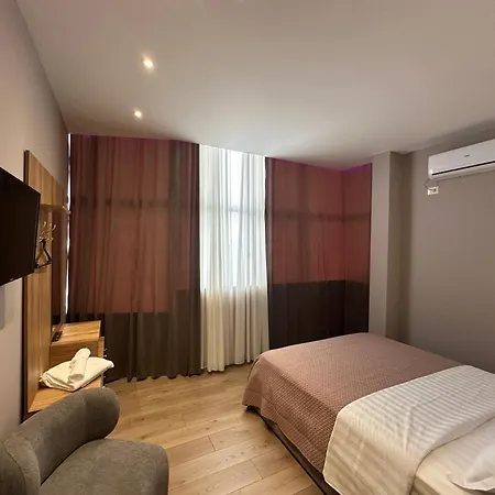 Luxury By Gjyshi Hotel 4*