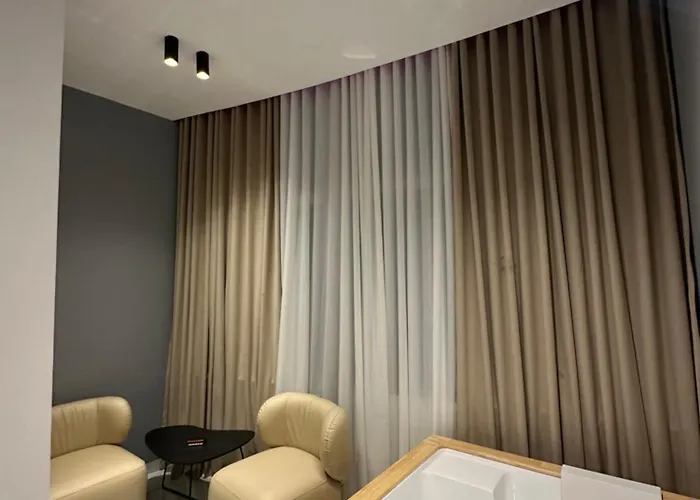 Luxury By Gjyshi Hotel