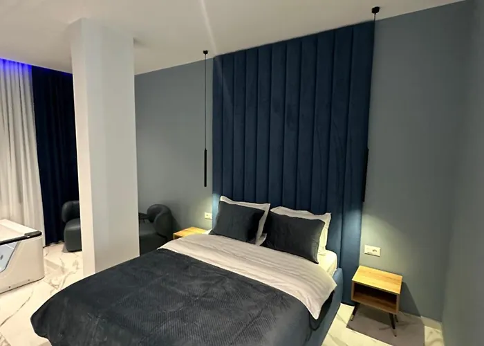 Hotel Luxury By Gjyshi 4*