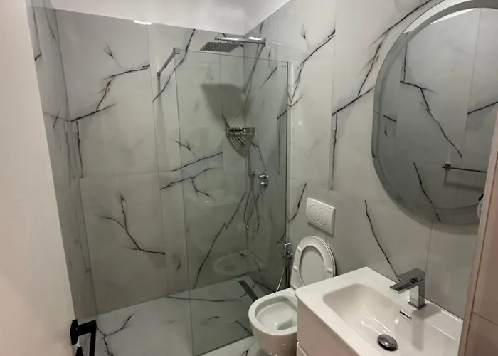 Hotel Luxury By Gjyshi 4*