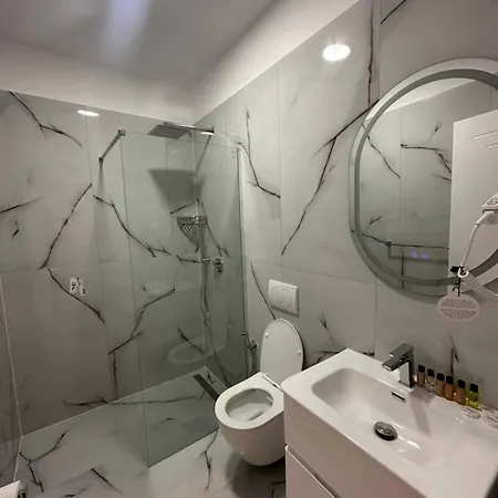 호텔 Luxury By Gjyshi Qerrexhias