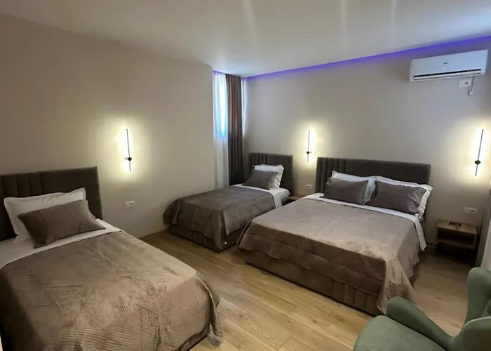 Hotel Luxury By Gjyshi 4*